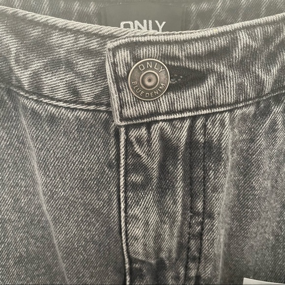 COPY - Denim skirt by ONLY - NEW with Tags 💖 Real nice classic style 🤍🖤 Quality🫰 - Picture 3 of 13